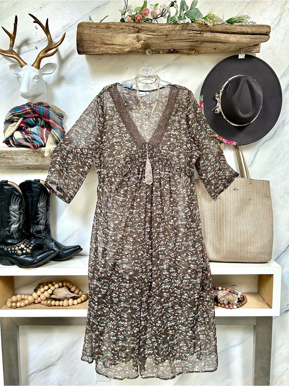 Floral Maxi boho Dress/cover up  w Lace Trim w resort vacay beach vibe